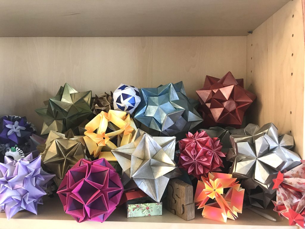 Origami kusudamas